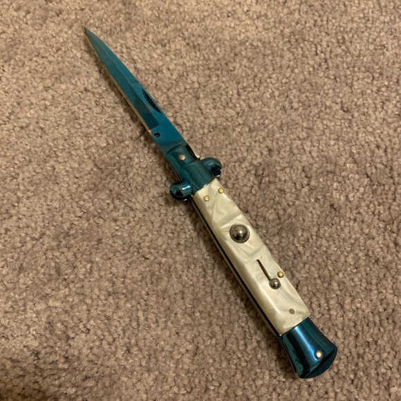 Baby Blue Stiletto Knife (collectors edition) - Picture 6 of 6